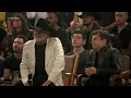 Chico Chico encanta o público cantando 'Menino Bonito' de Rita Lee! | Altas Horas | TV Globo