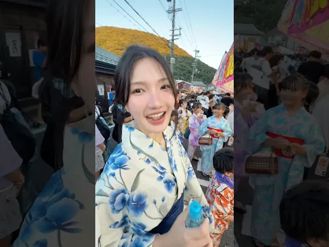 ปูเสื่อดูพลุที่ญี่ปุ่นสวยมาก