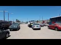 Descargando carros de la plataforma flatbed