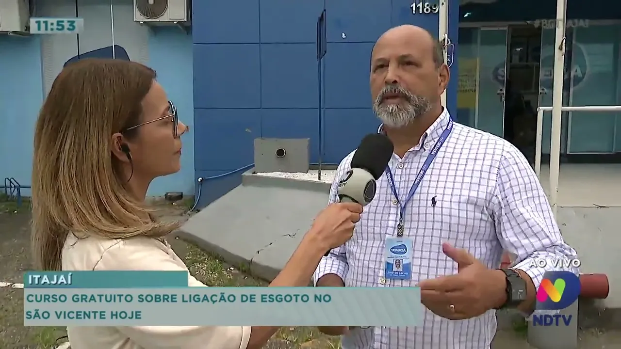 Semasa promove curso gratuito sobre ligação de esgoto no São Vicente hoje em Itajaí
