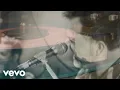 Download Lagu Stardust One - She's Got A Way (Lyric Video) ft. Mitch Tanne