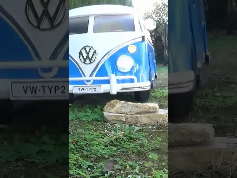The race is over! The bus lost a wheel! 🛞🏁