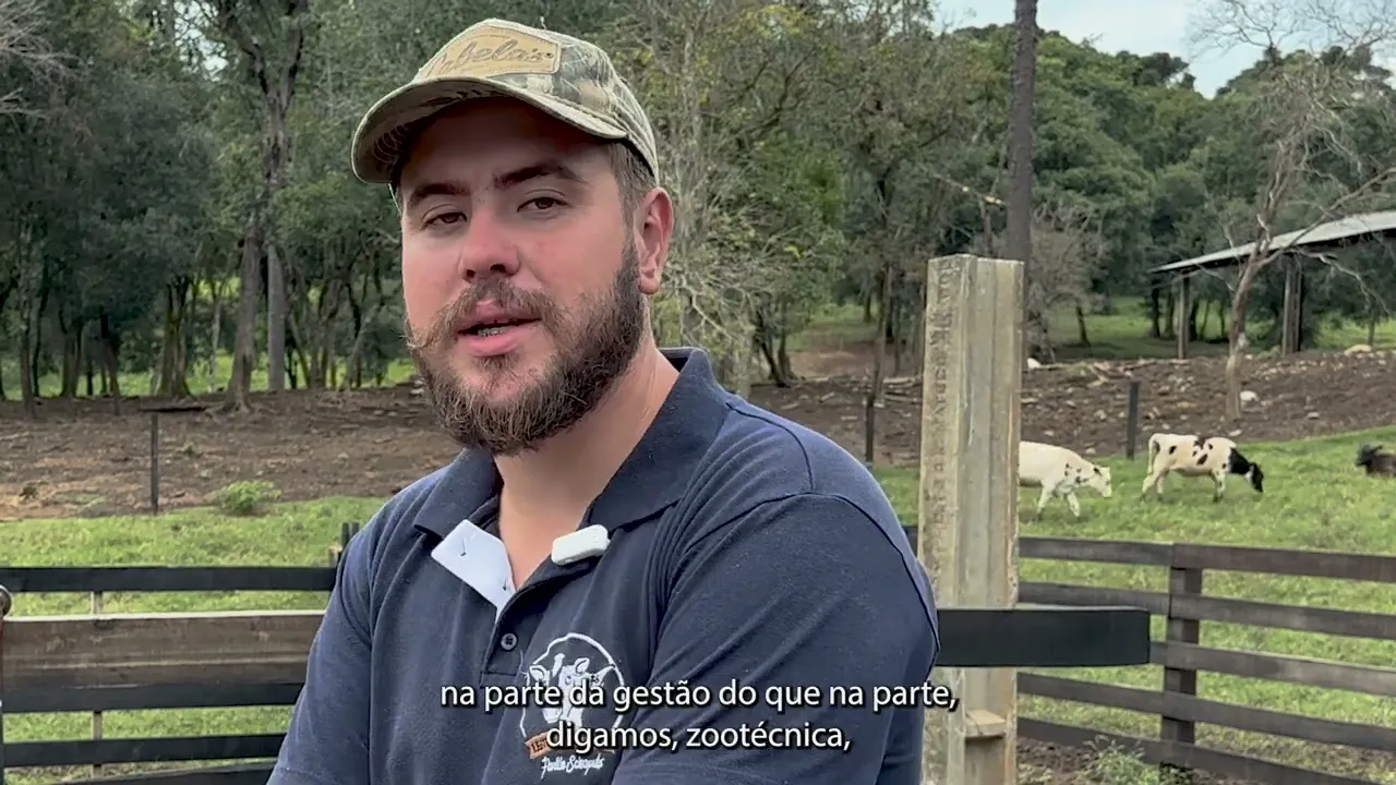 Capa no formato de thumbnail com chamada para ação para assistir ao video