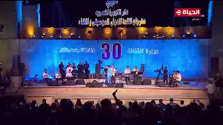 اغنية جايلكم ياللي وحشتوني مدحت صالح من مهرجان القلعة الدولي      دندنها