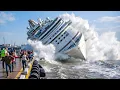 Bateaux de Croisiere Contre Vagues Geantes Et Tempetes