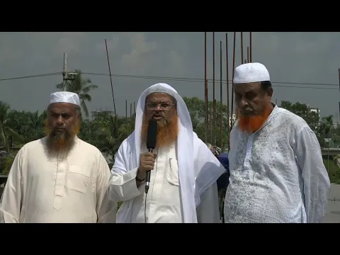 মসজিদ ও মাদ্রাসা ভবনের নির্মাণ কাজ চলতেছে।