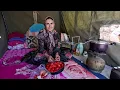 Homeless Fairy Didn't Have a Blanket; Omid's Mother Surprised Her on the Eve of Winter!