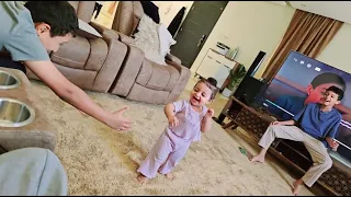 آسر وسامر علموا دينا المشي