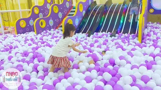 Ba Dạy Em Chơi Đàn - Nhạc Thiếu Nhi Táo Tiên đi chơi nhà bóng cùng mẹ P4