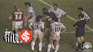 Download Santos 4 x 0 Internacional - 30/03/1992 - Narração Silvio Luiz  + Reportagem Roberto Petri MP3