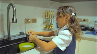 الاميرة فيروز مش عايزة تروح المدرسة تاني شوف رد فعل بابا 