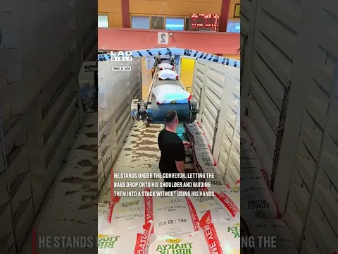 The most nonchalant factory worker 😅👏