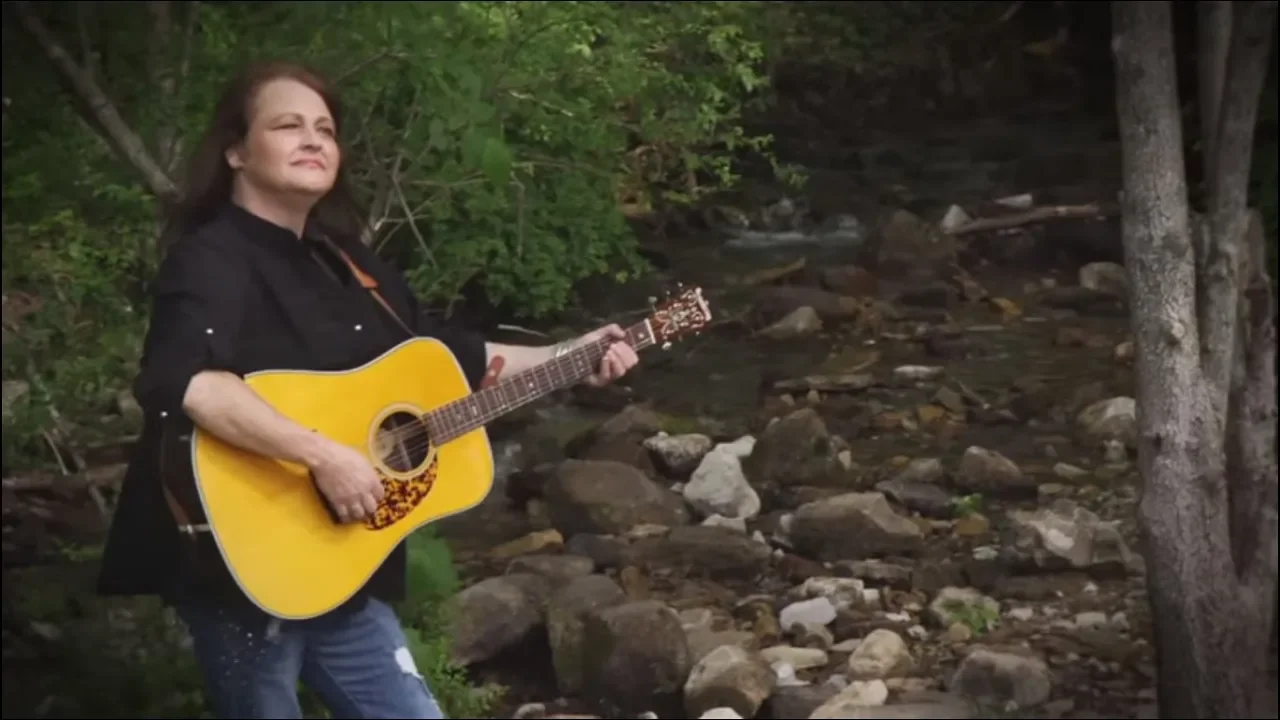 Dale Ann Bradley - Til I Hear it from You (Official Video) Dale Ann Bradley - Til I Hear it from You (Official Video)