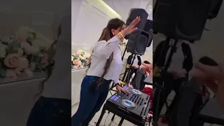 ردح ساجده عبيد ضليت ادك علا الراح 