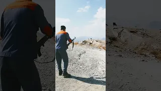 تیر اندازی با کلاشینکف بدون خشاب با یک تیر کلاش فشنگ کلاشینکفت 