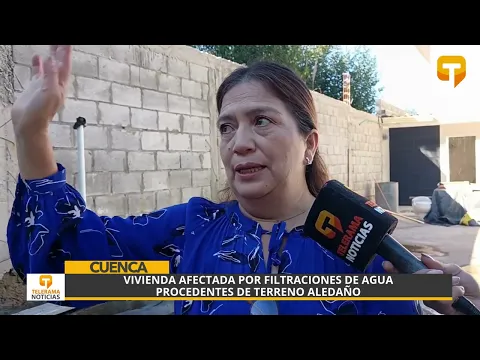 Vivienda afectada por filtraciones de agua procedentes de terreno aledaño