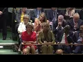 Download Lagu Máxima, Mathilde en Amalia luisteren naar Donald Trump