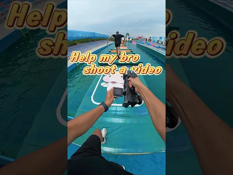 Help my bro shoot a video#pov #shorts #funny #roblox #waterpark