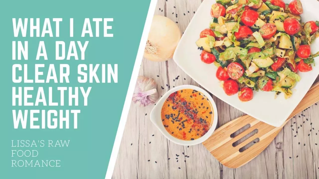 WHAT I ATE IN A DAY + WORKOUT    CLEAR SKIN     RAW FOOD VEGAN