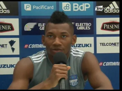 Juan Carlos Paredes ausente en práctica de Emelec por lesión