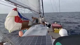 18-18_Zapping across the sea (sailing ZERO)