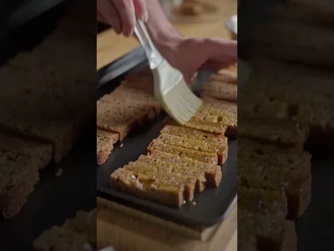 Ржаные гренки с соусом из шпрот
