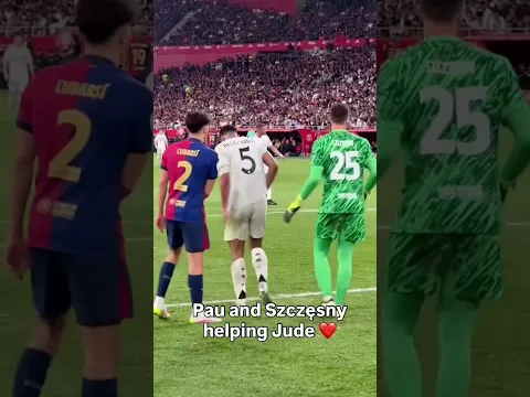 This is what sportsmanship looks like 🤝⚽ #football #sportsmanship #shorts
