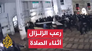 مصلون هرعوا إلى الخارج   تسجيل للحظة وقوع الزلزال الأخير في مسجد بسوريا دندنها