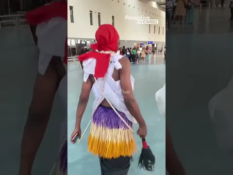 Tazama Mkwara wa Anko T alivyotua Airport Kama Mganga mapokezi ya Jihan