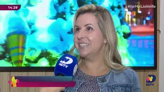 Moradores transformam casas em cenários natalinos que viram atrações turísticas