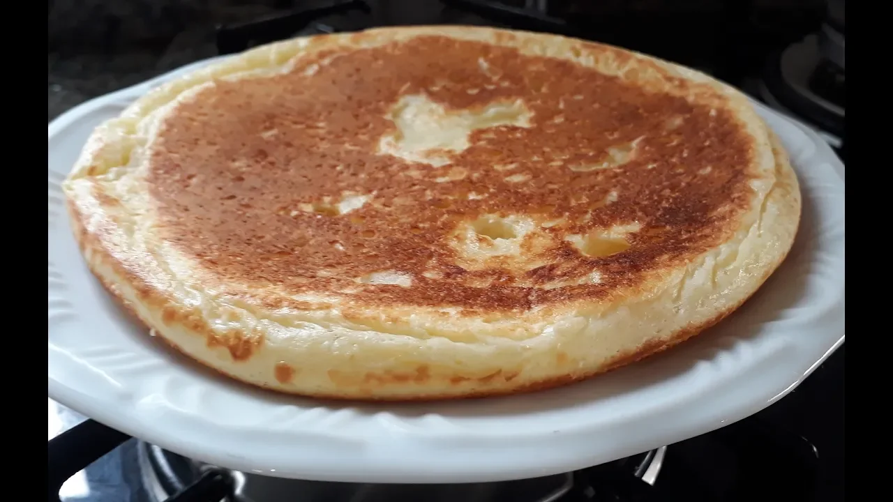 Rita Lobo ensina a preparar um pão de queijo caseiro. Crocante por fora e macio por dentro, o petisc. 