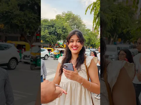 Smile 😊 btao kaise hai 🙈🥰 #shortsfeed #trendingshorts #flipreaction🥺 #viralshorts