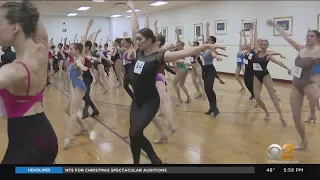 Rockettes lower height requirements for Christmas Spectacular auditions