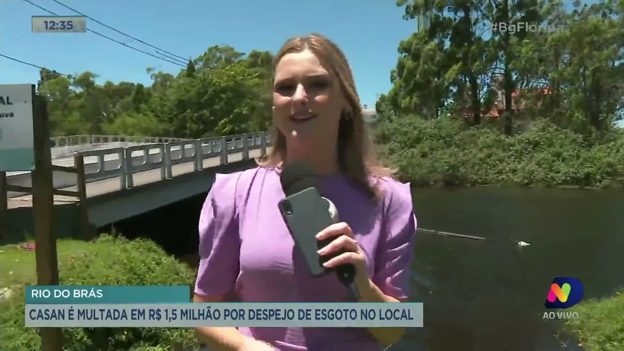 Casan é multada em R$ 1,5 milhão por despejo de esgoto no Rio do Brás em Florianópolis