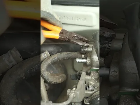 Genius Tool to Remove Stuck Rubber Hoses Instantly! 🛠️🔥