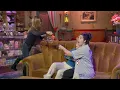 Download Jennifer Aniston Scares Fans at Central Perk mp4 3gp mp3 videos - waplic