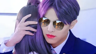 بنت مسترجله كل الطلاب بيخافو منها ولما بيظهر فحياتها شاب وسيم بتضربه هو كمان وبتقرر تعجب بيه كامل 