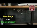 Hoe verberg je losse snoeren onder je bureau?