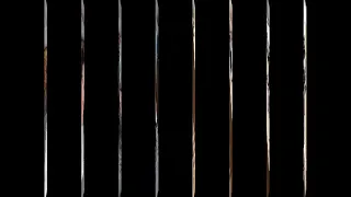 اغنيه ومين يهمه لو انه دم عصفور صغير على الارض سال لو انه ورده دسنه عليها والغصن مال دندنها