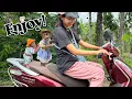 Download Lagu The unexpected reaction of Lucky and Sunny when mom took them out to play!