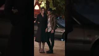 عادي تقعدي بحضني وتغني 