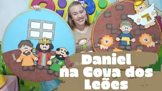 DANIEL NA COVA DOS LEÕES - Histórias com a Tia Sisi