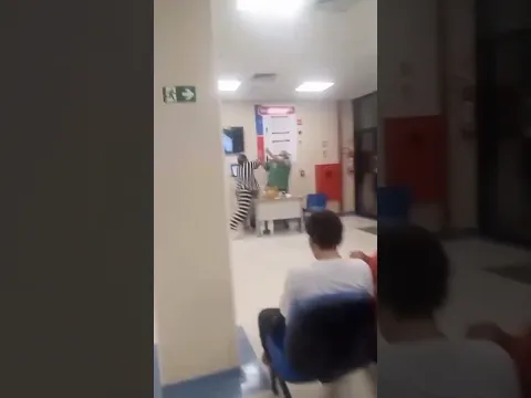 Paciente y Enfermera pierde el control en Urgencias😰