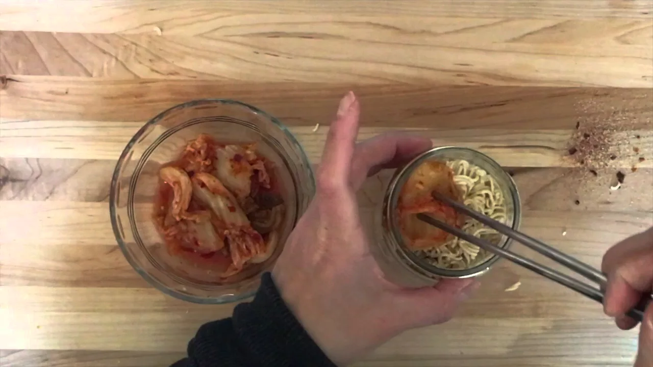 The Korean Vegan - Mason Jar Kimchi Ramen