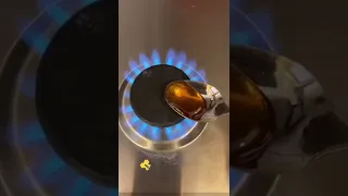 كيف تعرف العسل الإصلي هل مضاف اليه سكر ام عسل طبيعي جدا احدى طرق معرفة العسل 