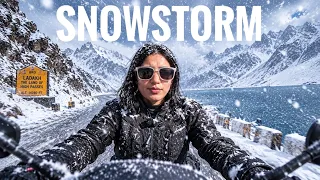STRUGGLING IN SNOWSTORM | PANGONG TSO TO PANG SOLO LADAKH RIDE Ep 6