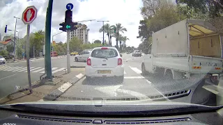 מדינה של סטלנים נהג מונית אדום מלא בשאנטי 