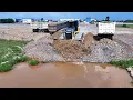 Lagu Nice bulldozer pushing dirt filled with soil and dump trucks 