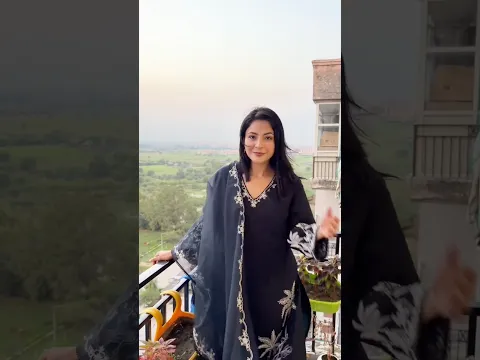 Punjab di sohni kudi 🖤 | Shehnaaz Gill #Shorts #ytshorts #shehnaazgill #punjabisuit #desilook