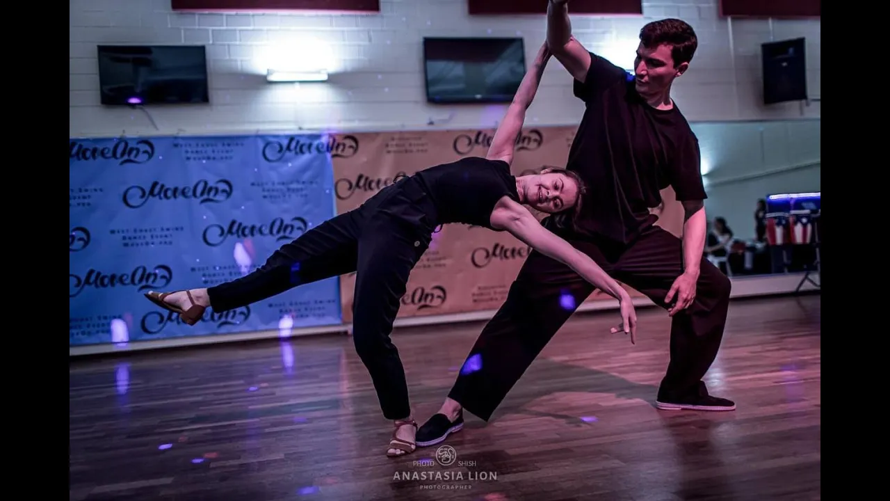 Semion Ovsiannikov & Maria Elizarova West Coast Swing ProShow at MoveOn 2023, Switzerland
